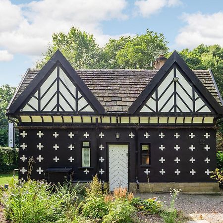 The Gatehouse At Samlesbury Hall 外观 照片
