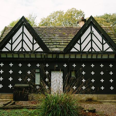The Gatehouse At Samlesbury Hall 外观 照片