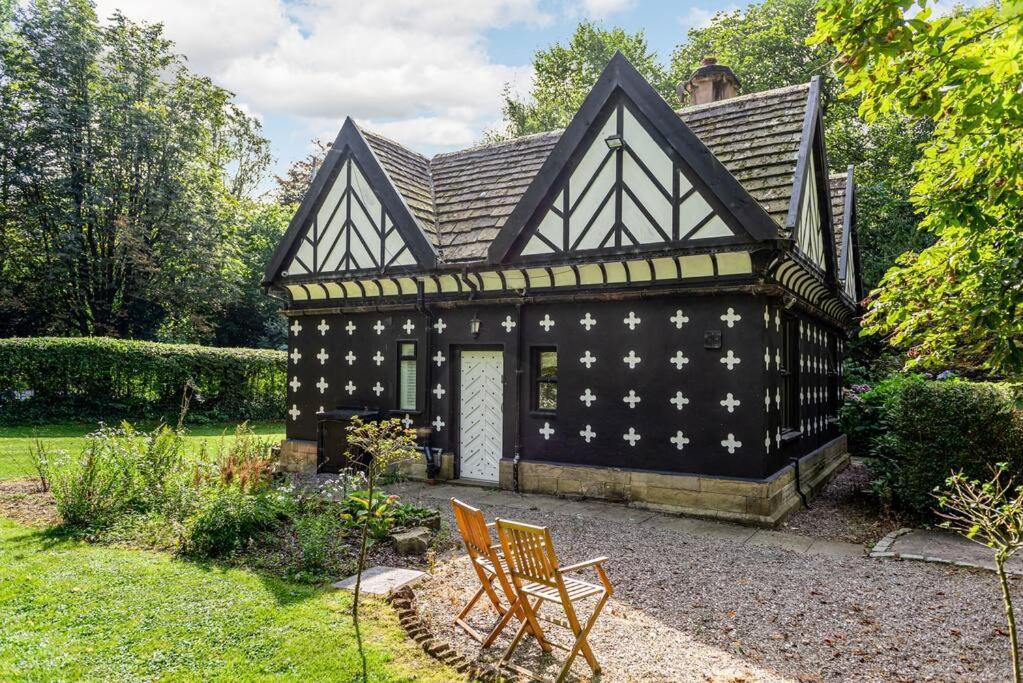 The Gatehouse At Samlesbury Hall 外观 照片